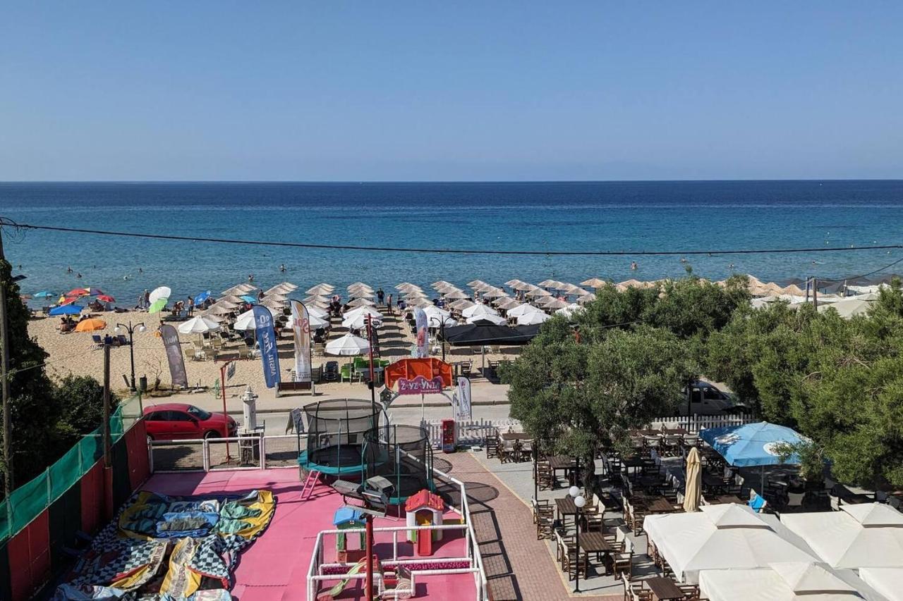 Beachfront Apartment Nea Moudania Exterior photo