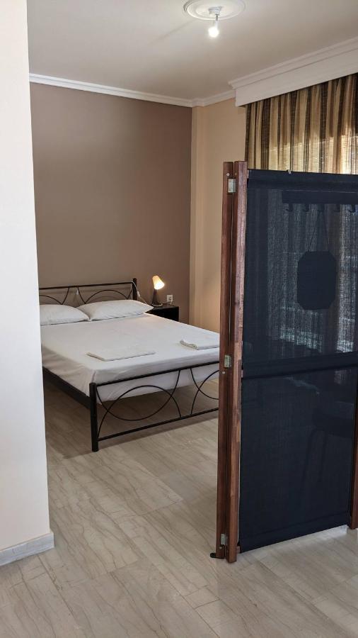 Beachfront Apartment Nea Moudania Exterior photo